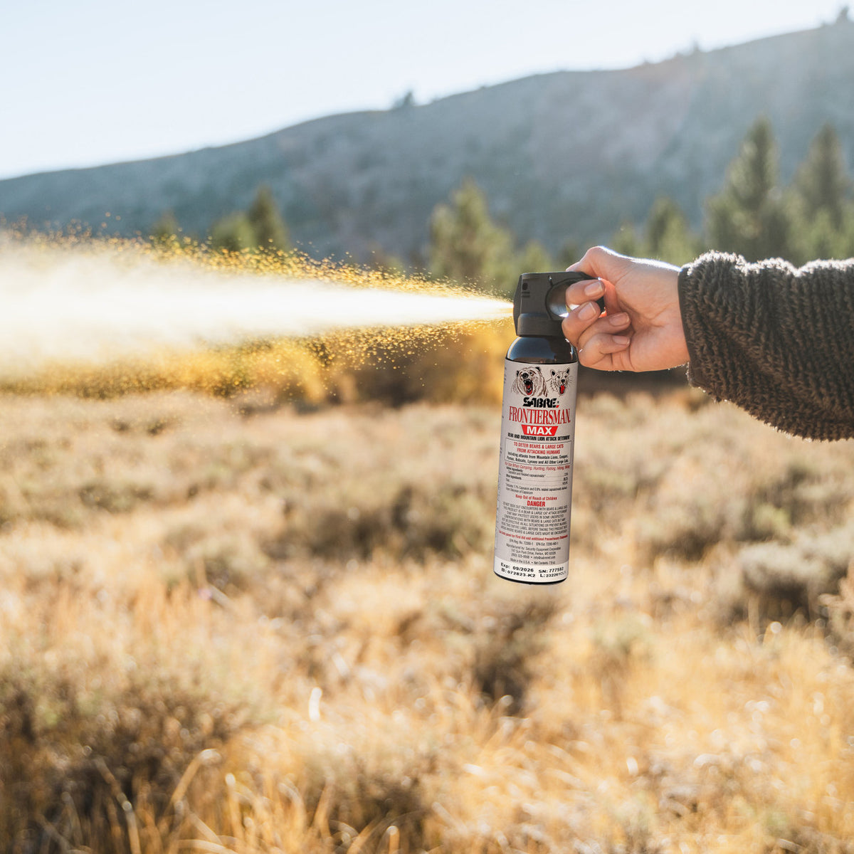 Sabre Frontiersman 7.9 Bear & Mountain Lion Spray w/belt Hlster